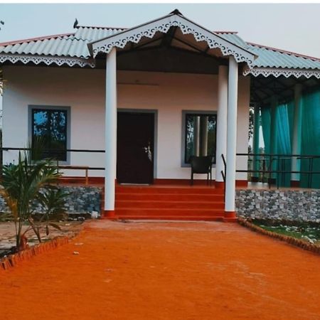 Krishna Farms And Village Resort Siliguri Buitenkant foto