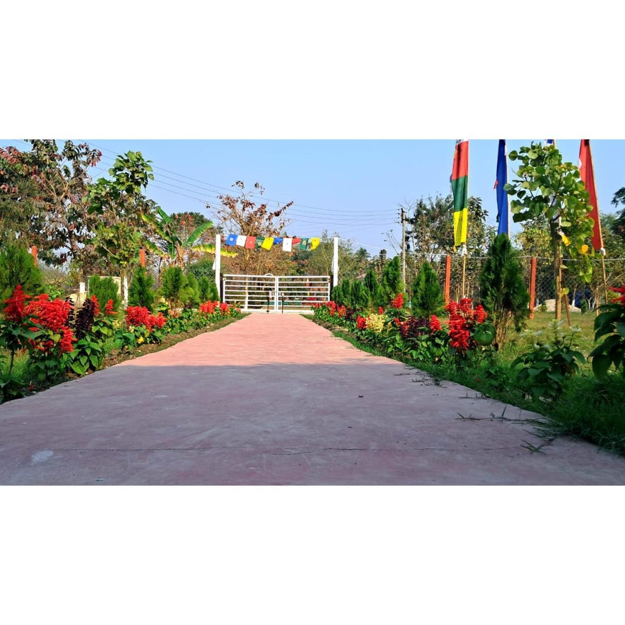 Krishna Farms And Village Resort Siliguri Buitenkant foto